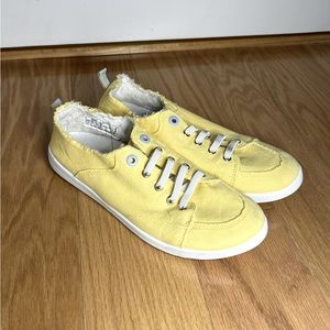 Worn once Vionic Beach Slip-on Sneakers Sz 9 Pale Yellow